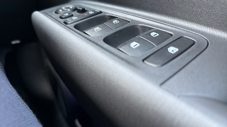 Hyundai INSTER 85kW 02 49kWh 5dr Auto Electric Hatchback